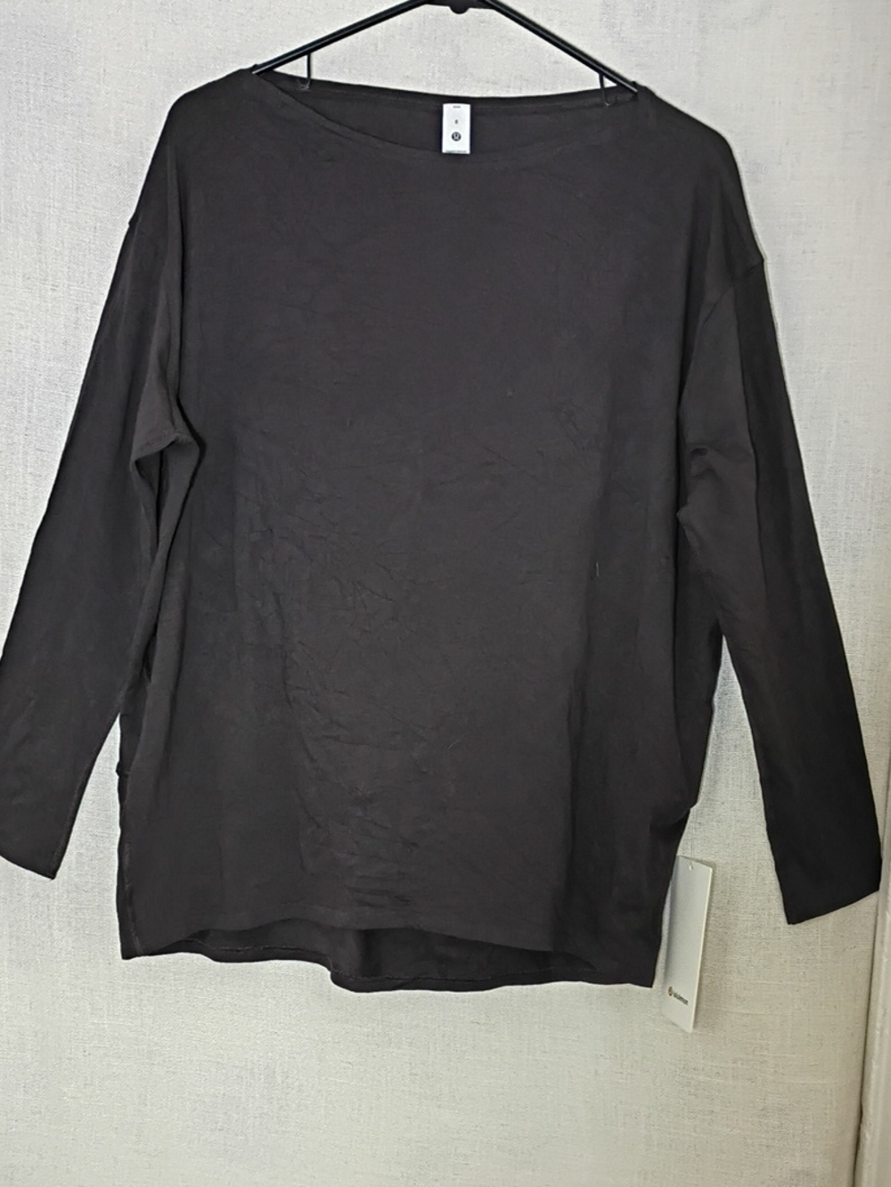 lululemon athletica Women Long-Sleeve Crew in Black